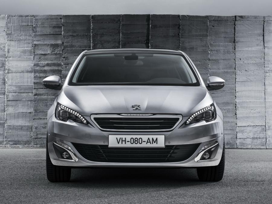  Peugeot 308 2013 года  (фото 24 из 47)